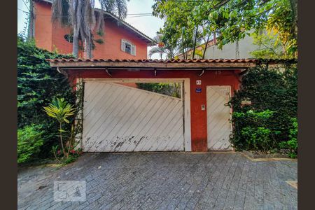 Casa à venda com 500m², 5 quartos e 3 vagasFachada