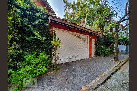 Casa à venda com 500m², 5 quartos e 3 vagasFachada