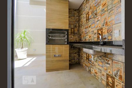 Casa à venda com 200m², 4 quartos e 2 vagasChurrasqueira