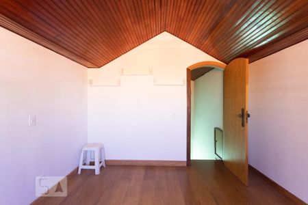 Casa à venda com 300m², 5 quartos e 4 vagas Casa à venda com 300m², 5 quartos e 4 vagasQuarto 4