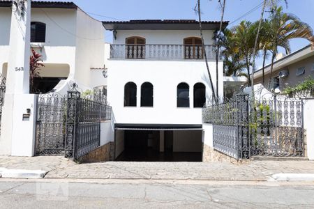 Casa à venda com 300m², 5 quartos e 4 vagas Casa à venda com 300m², 5 quartos e 4 vagasFachada