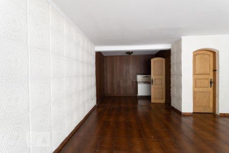 Casa à venda com 300m², 5 quartos e 4 vagas Casa à venda com 300m², 5 quartos e 4 vagasGaragem