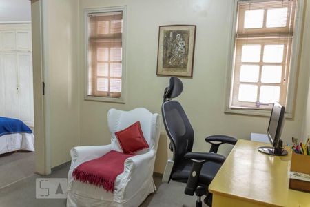 Casa à venda com 296m², 3 quartos e 3 vagasEscritório