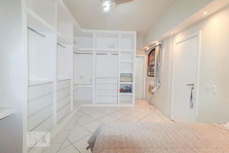 Casa de condomínio à venda com 800m², 5 quartos e 4 vagasQuarto 4 - Suíte