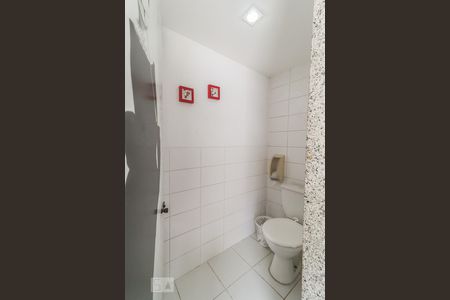 Casa de condomínio à venda com 800m², 5 quartos e 4 vagasBanheiros da Área Externa Coberta 3º Andar Inferior