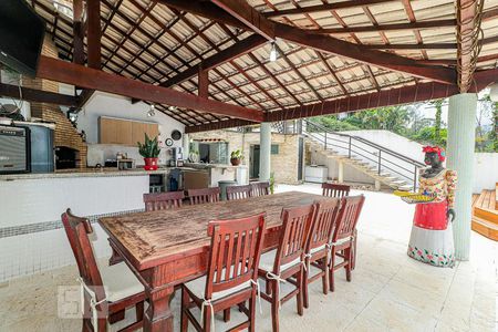 Casa de condomínio à venda com 800m², 5 quartos e 4 vagasEspaço Gourmet