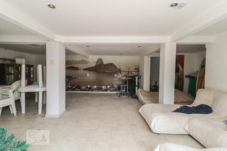 Casa de condomínio à venda com 800m², 5 quartos e 4 vagasSalão de Festas