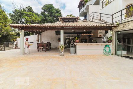 Casa de condomínio à venda com 800m², 5 quartos e 4 vagasEspaço Gourmet