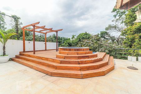 Casa de condomínio à venda com 800m², 5 quartos e 4 vagasHidro com Deck Molhado