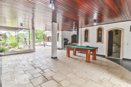 Casa de condomínio à venda com 800m², 5 quartos e 4 vagasÁrea Externa Coberta 2º Andar Inferior