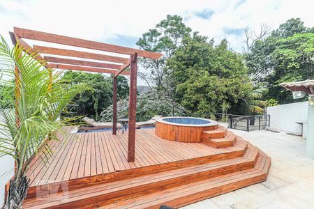 Casa de condomínio à venda com 800m², 5 quartos e 4 vagasHidro com Deck Molhado