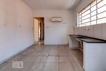 Casa à venda com 300m², 2 quartos e sem vaga Casa à venda com 300m², 2 quartos e sem vagaCozinha