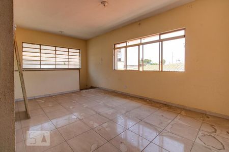 Casa à venda com 300m², 2 quartos e sem vaga Casa à venda com 300m², 2 quartos e sem vagaSala