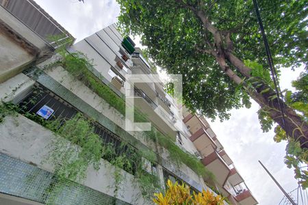 Apartamento à venda com 64m², 2 quartos e 1 vaga Apartamento à venda com 64m², 2 quartos e 1 vagaFachada