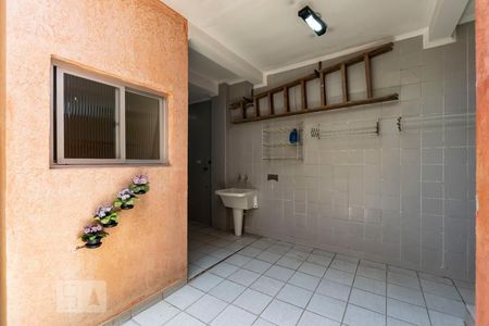 Casa à venda com 200m², 3 quartos e 2 vagasÁrea de serviço