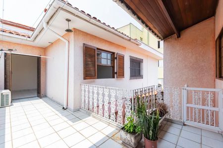 Casa à venda com 200m², 3 quartos e 2 vagasQuarto 2 - Varanda