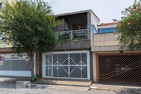 Casa à venda com 200m², 3 quartos e 2 vagasFachada