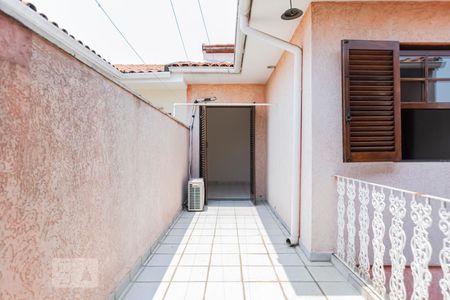 Casa à venda com 200m², 3 quartos e 2 vagasQuarto 2 - Varanda