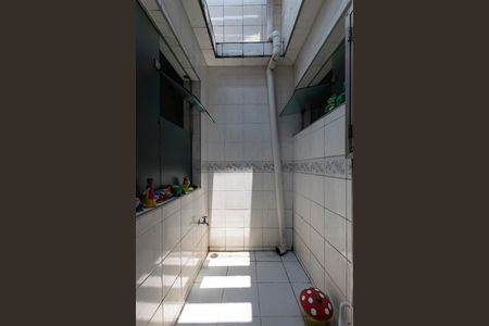 Casa à venda com 200m², 3 quartos e 2 vagasQuarto 3 - Suíte/ Jardim de inverno