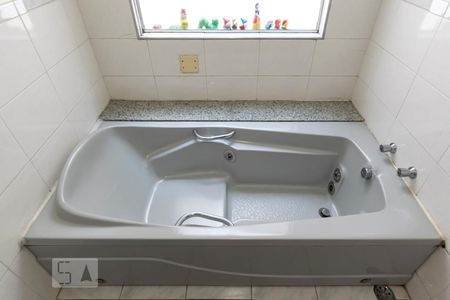 Casa à venda com 200m², 3 quartos e 2 vagasQuarto 3 - Suíte/ Banheiro