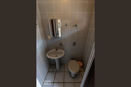 Casa à venda com 200m², 3 quartos e 2 vagasQuarto 2 - Varanda - Banheiro de serviço