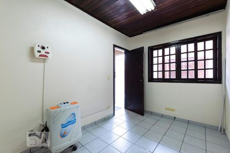 Casa à venda com 200m², 3 quartos e 2 vagasQuarto 2 - Varanda - Quarto de serviço