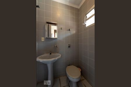 Casa à venda com 200m², 3 quartos e 2 vagasQuarto 2 - Varanda - Banheiro de serviço