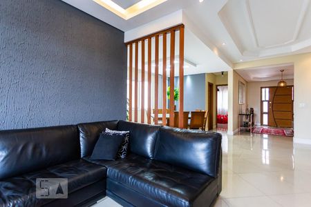 Casa à venda com 320m², 4 quartos e 4 vagasSala