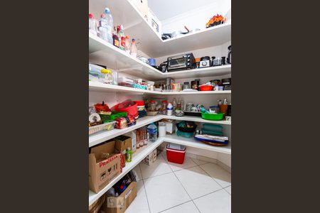 Casa à venda com 320m², 4 quartos e 4 vagasDispensa