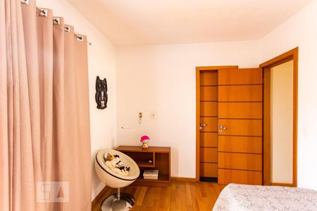 Casa à venda com 320m², 4 quartos e 4 vagasSuite 2