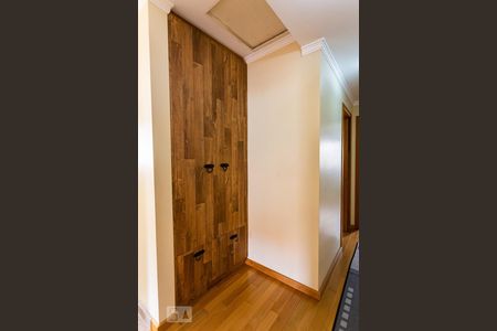 Casa à venda com 320m², 4 quartos e 4 vagasCorredor