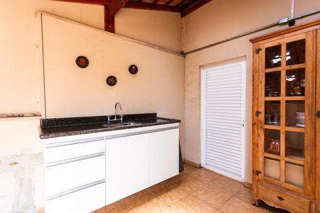 Casa à venda com 320m², 4 quartos e 4 vagasChurrasqueira