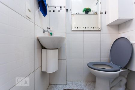 Casa à venda com 320m², 4 quartos e 4 vagasBanheiro do Salão de Festas