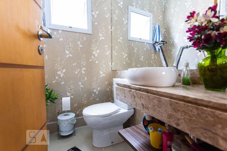 Casa à venda com 320m², 4 quartos e 4 vagasLavabo