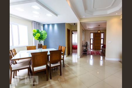 Casa à venda com 320m², 4 quartos e 4 vagasSala de Jantar