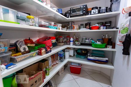 Casa à venda com 320m², 4 quartos e 4 vagasDispensa