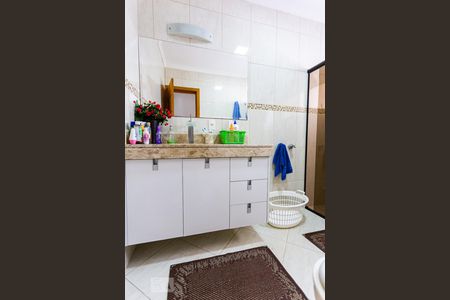 Casa à venda com 320m², 4 quartos e 4 vagasBanheiro da Suite 