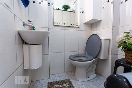 Casa à venda com 320m², 4 quartos e 4 vagasBanheiro do Salão de Festas