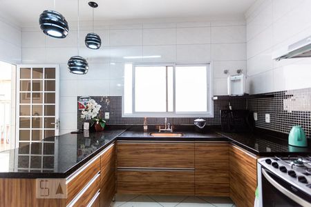 Casa à venda com 320m², 4 quartos e 4 vagasCozinha