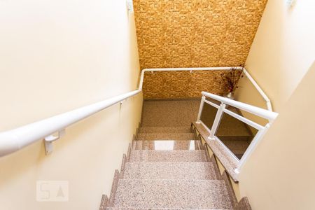 Casa à venda com 320m², 4 quartos e 4 vagasEscada