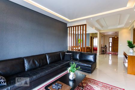 Casa à venda com 320m², 4 quartos e 4 vagasSala