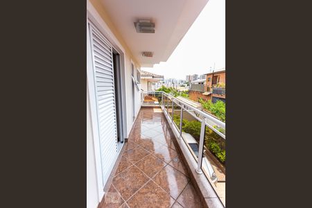Casa à venda com 320m², 4 quartos e 4 vagasVaranda