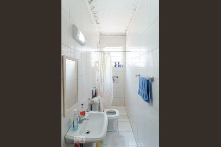Casa à venda com 200m², 6 quartos e 3 vagas Casa à venda com 200m², 6 quartos e 3 vagasBanheiro da Suíte 1