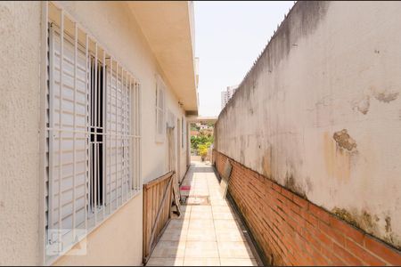 Casa à venda com 200m², 6 quartos e 3 vagas Casa à venda com 200m², 6 quartos e 3 vagasCorredor
