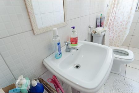 Casa à venda com 200m², 6 quartos e 3 vagas Casa à venda com 200m², 6 quartos e 3 vagasBanheiro da Suíte 1