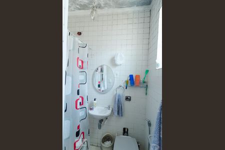 Casa à venda com 200m², 6 quartos e 3 vagas Casa à venda com 200m², 6 quartos e 3 vagasBanheiro Suíte 2