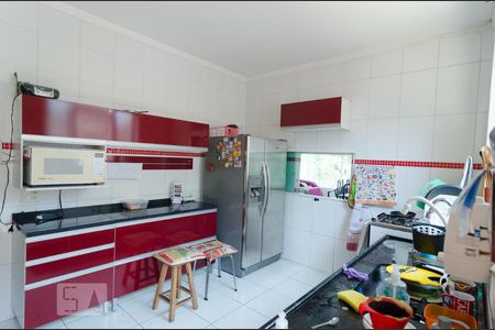 Casa à venda com 200m², 6 quartos e 3 vagas Casa à venda com 200m², 6 quartos e 3 vagasCozinha