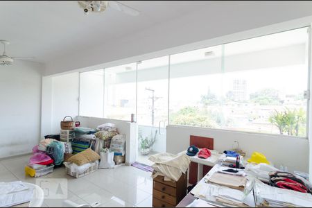 Casa à venda com 200m², 6 quartos e 3 vagas Casa à venda com 200m², 6 quartos e 3 vagasEscritório