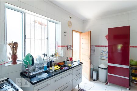 Casa à venda com 200m², 6 quartos e 3 vagas Casa à venda com 200m², 6 quartos e 3 vagasCozinha