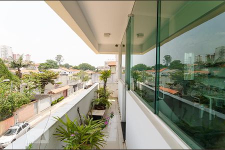 Casa à venda com 200m², 6 quartos e 3 vagas Casa à venda com 200m², 6 quartos e 3 vagasSacada